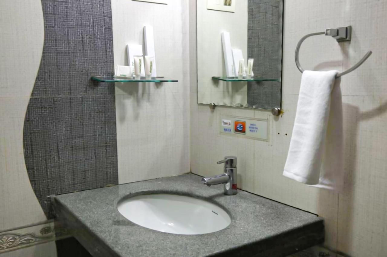 Fabhotel Sai Prasad Apartments 孟买 外观 照片
